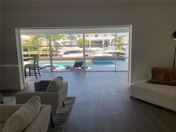 SUNRISE HARBOUR REV PL