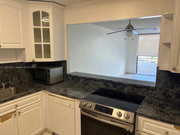 500 THREE ISLANDS BLVD #M16, HALLANDALE BEACH, FL 33009