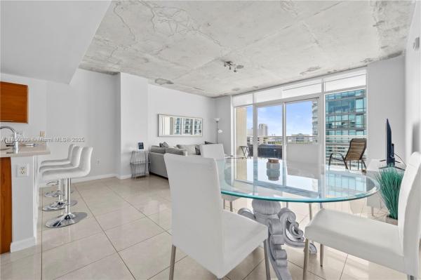 MIDBLOCK MIAMI CONDO