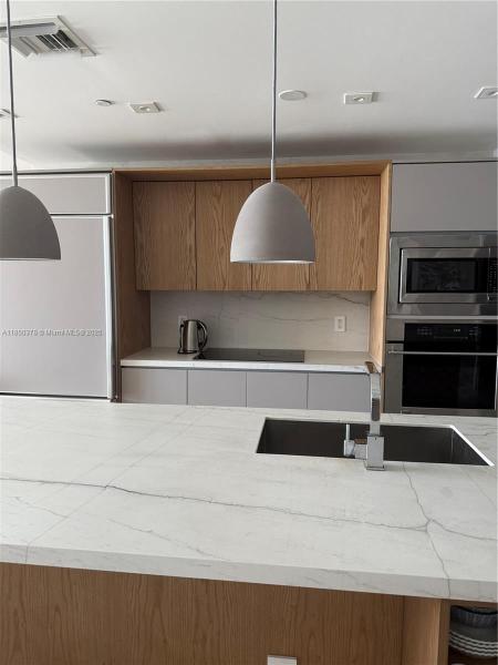 460 NE 28TH ST #803, MIAMI, FL 33137