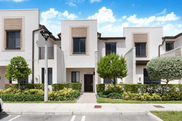 VIA VENTURA NEIGHBORHOOD