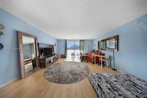 THREE HORIZONS EAST CONDO