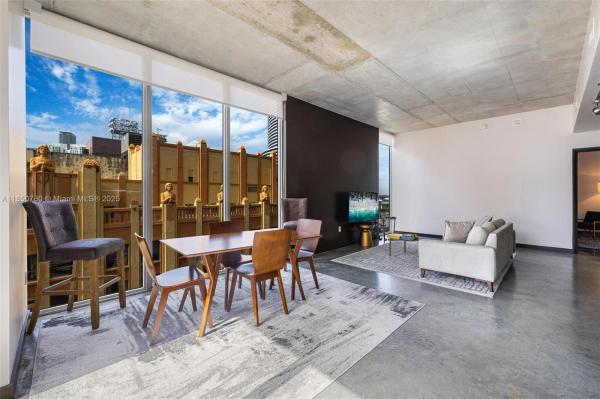 151 SE 1ST ST #401, MIAMI, FL 33131