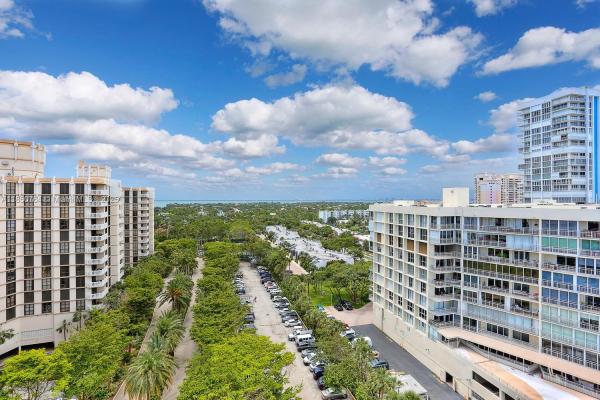 TOWERS OF KEY BISCAYNE CO