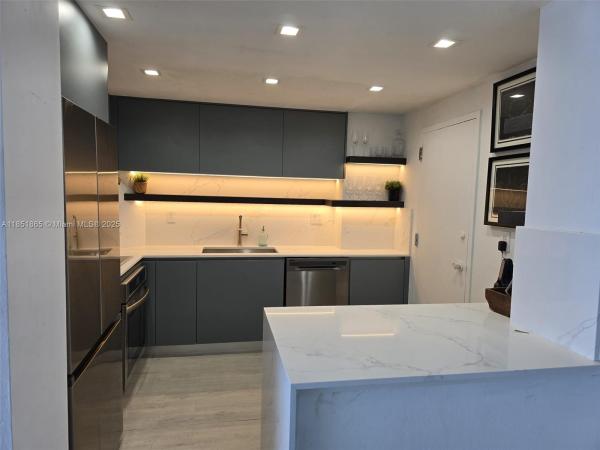 ARLEN HOUSE WEST CONDO