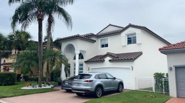 HOLLYWOOD LAKES COUNTRY C