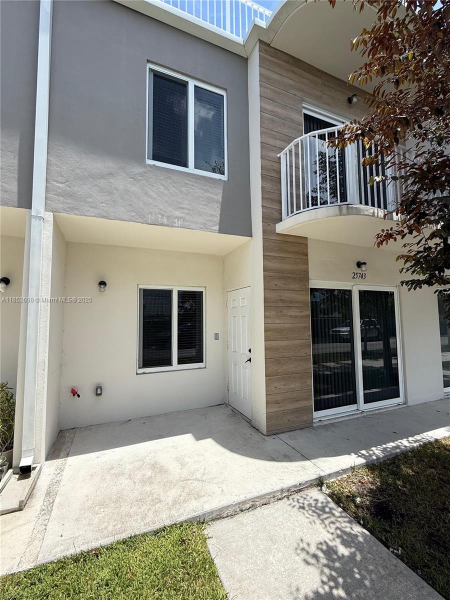 PARADISE ONE - фото