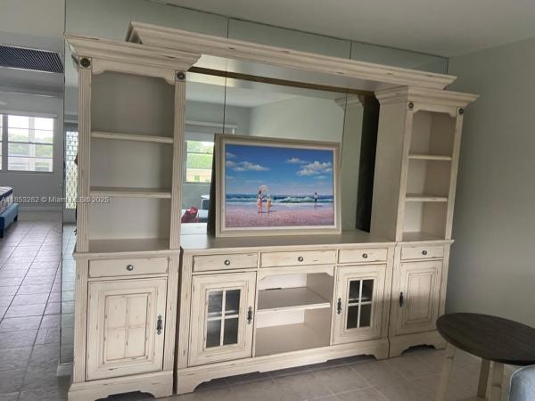 AINSLIE AT CENTURY VILLAG