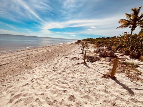 TOWERS OF KEY BISCAYNE CO