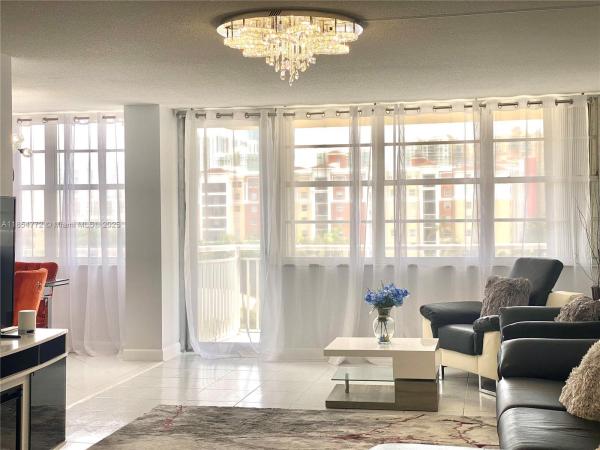 251 174TH ST #615, SUNNY ISLES BEACH, FL 33160