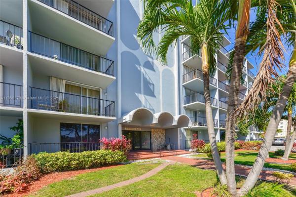 THREE HORIZONS EAST CONDO