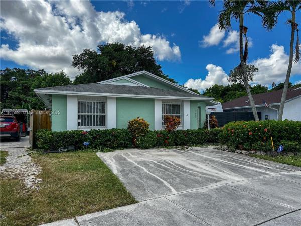 STRAWBERRY FIELD SUB