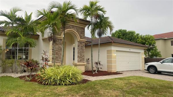 LAKES BY THE BAY AMBER