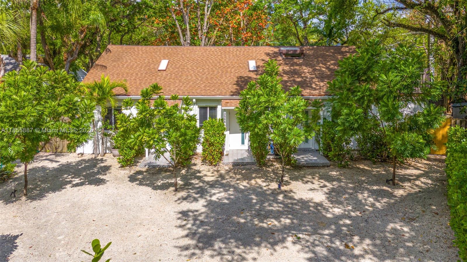 ROYAL GDNS - фото