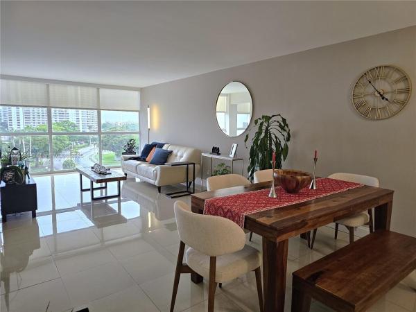 600 PARKVIEW DR #701, HALLANDALE BEACH, FL 33009