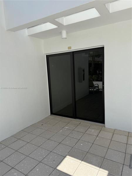 20281 E COUNTRY CLUB DR #CAB19, AVENTURA, FL 33180