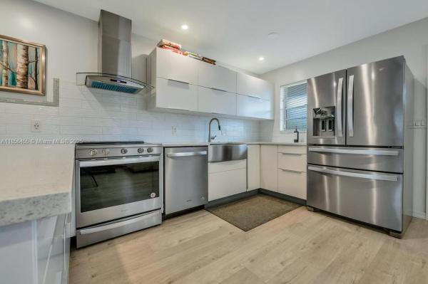 TOWNSITE APTS SEVEN CONDO