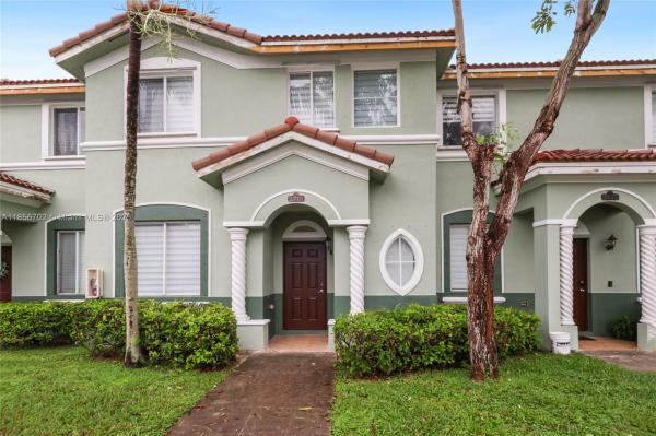 SHOMA TOWNHOMES AT KEYSCO