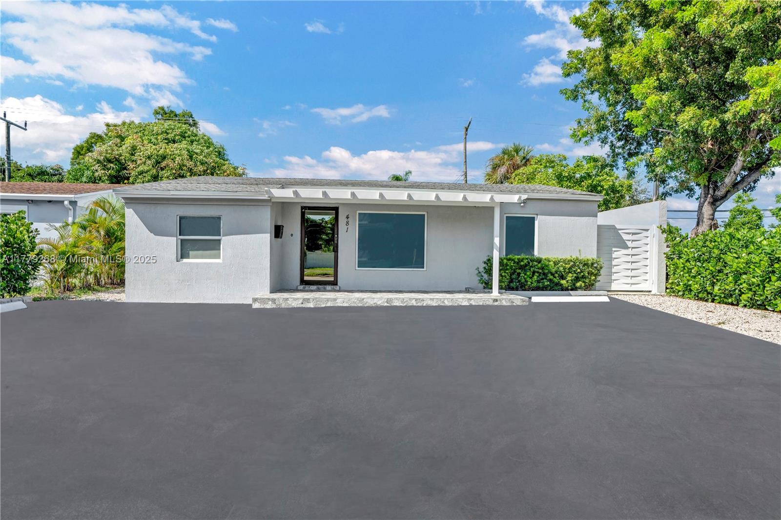 Commercial - фото