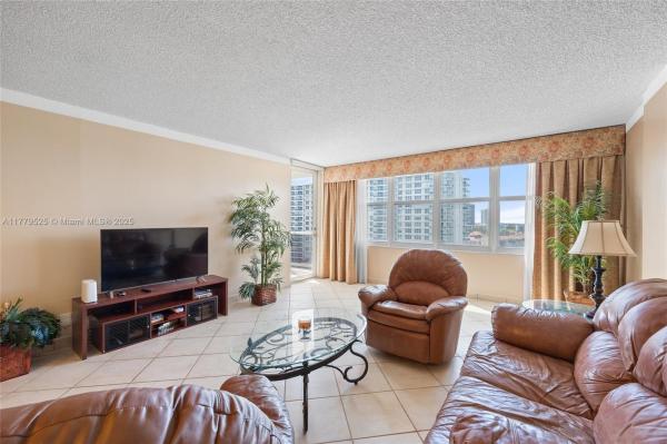 3725 S OCEAN DR #1124, HOLLYWOOD, FL 33019