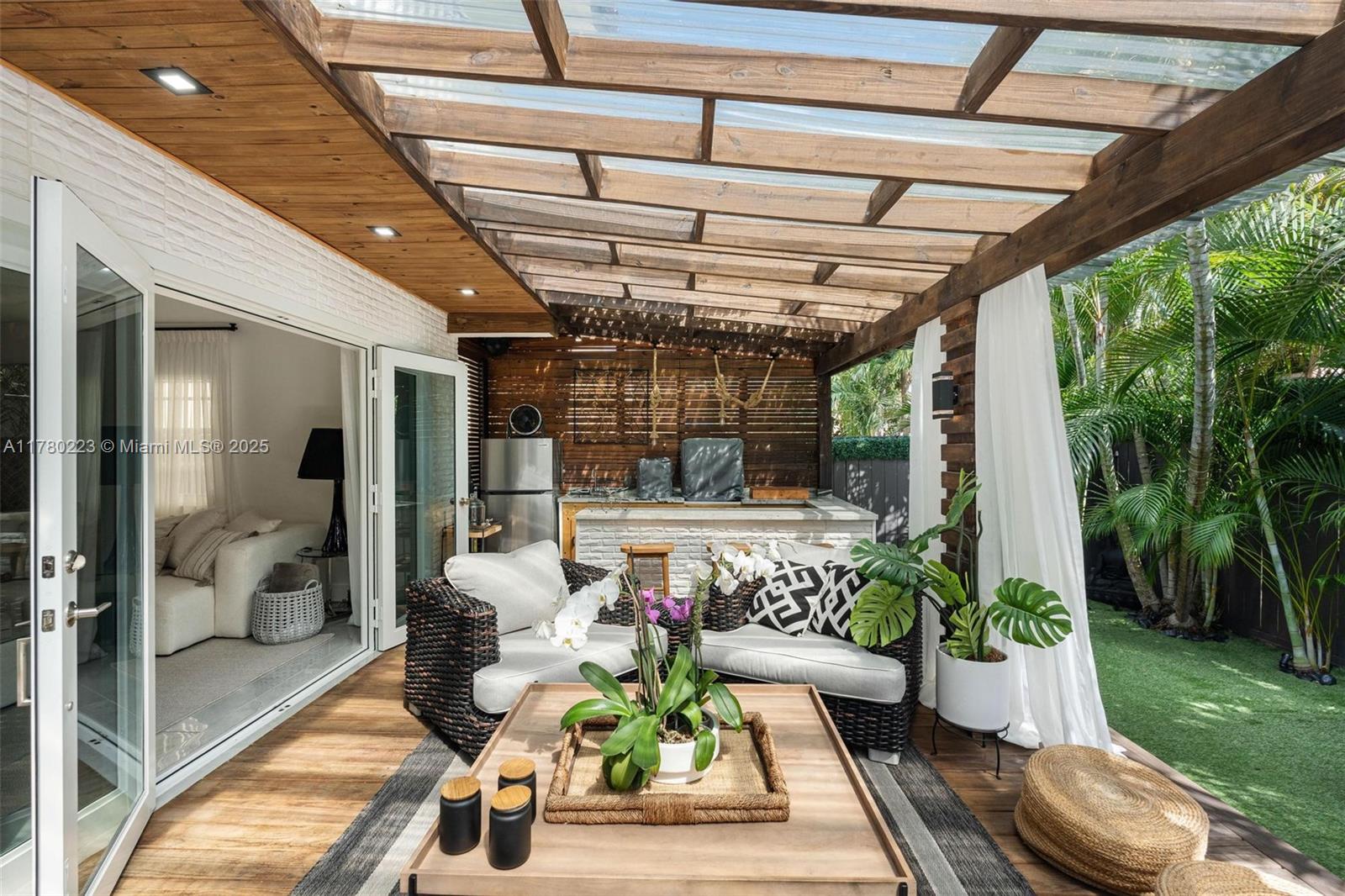 WEBSTER TERR - фото