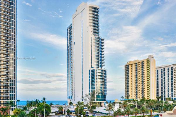 17475 COLLINS AVE #1703, SUNNY ISLES BEACH, FL 33160