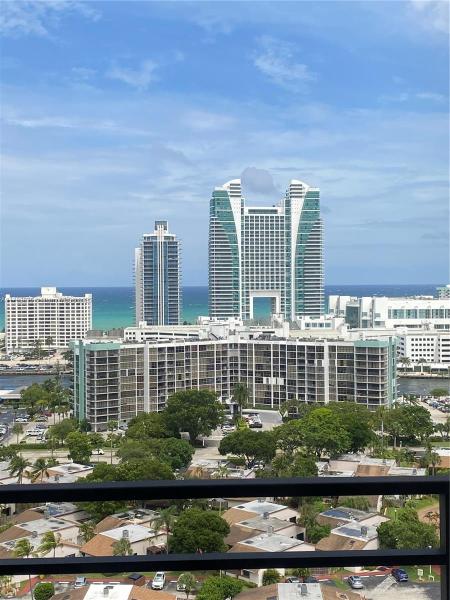2500 PARKVIEW DR #2103, HALLANDALE BEACH, FL 33009