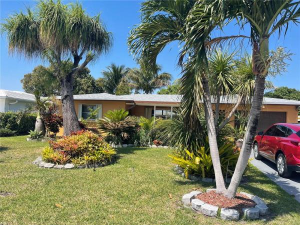 MAINLANDS OF TAMARAC LAKE