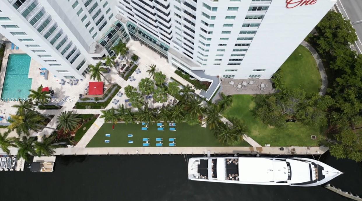 Gallery One - фото