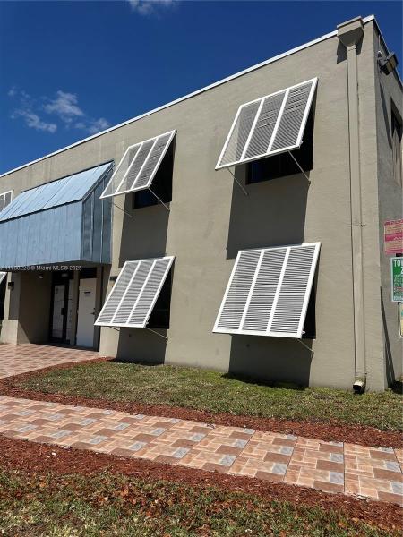 Kendall Pines Commmercial Ctr