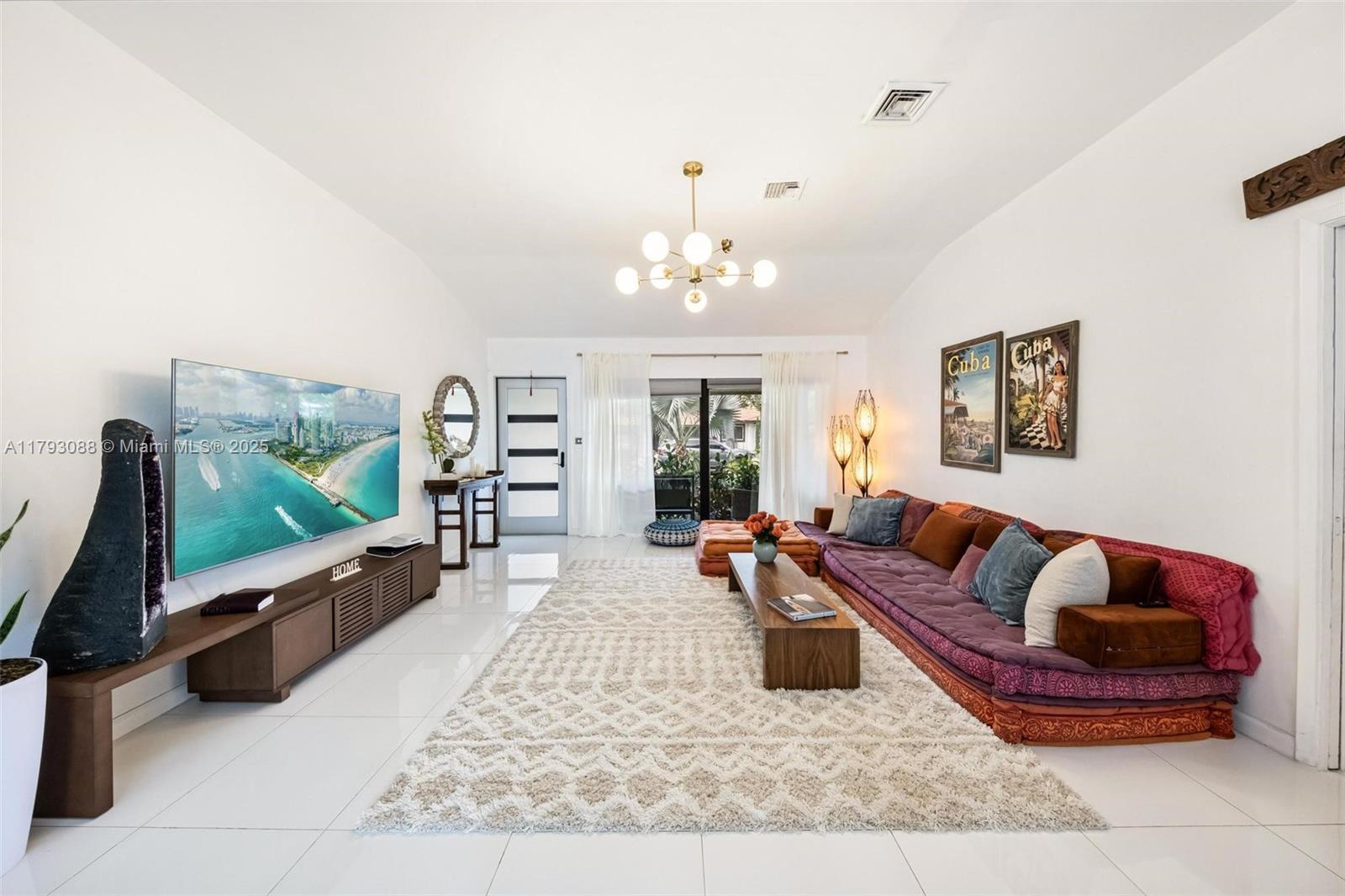 GLENDALE MANOR - фото