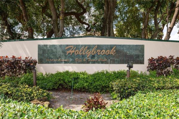 HOLLYBROOK GOLF AND