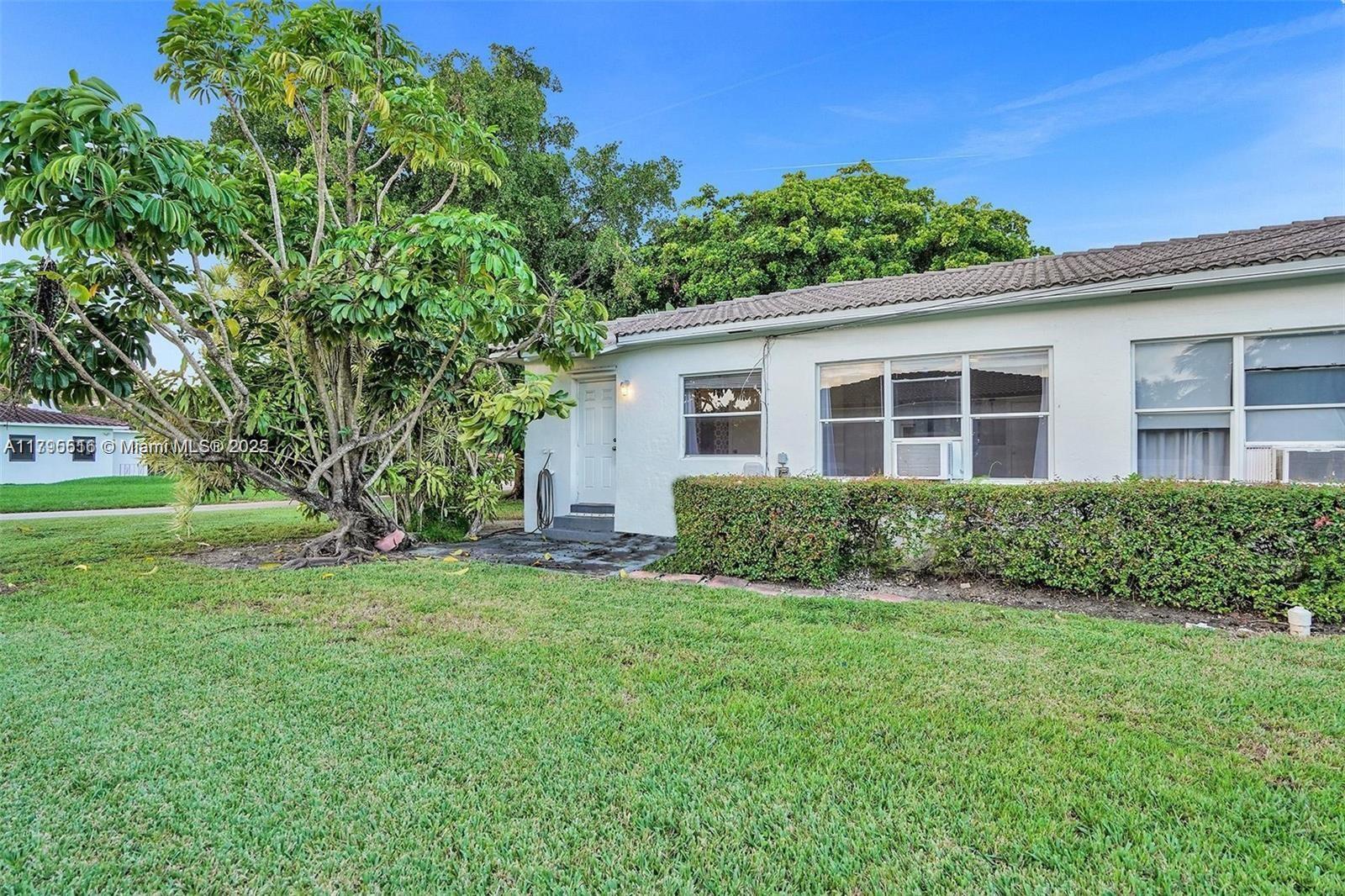 RICHARDS MIAMI SHORES - фото