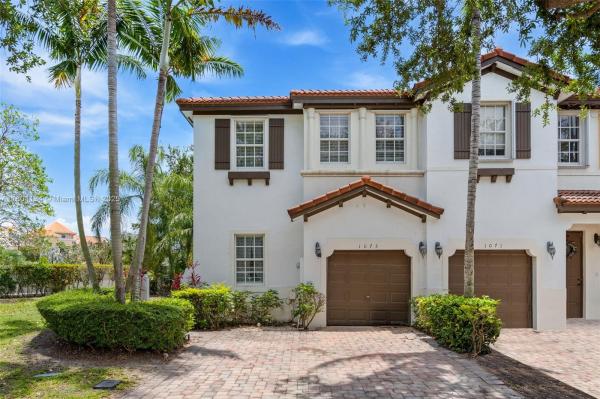 VILLAS AT PORTOFINO EAST