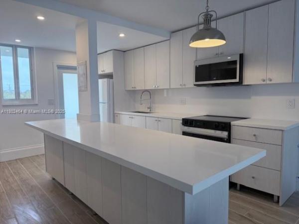 POINT EAST SEC 4 CONDO