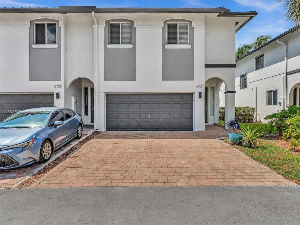 Yacht Club at Treasure Cov