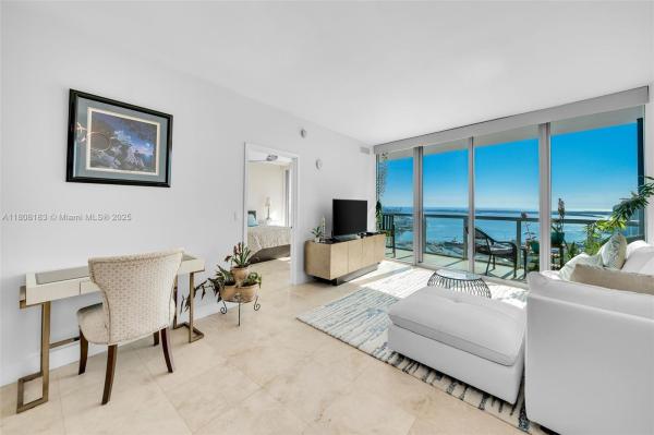 888 BISCAYNE BLVD #3702, MIAMI, FL 33132