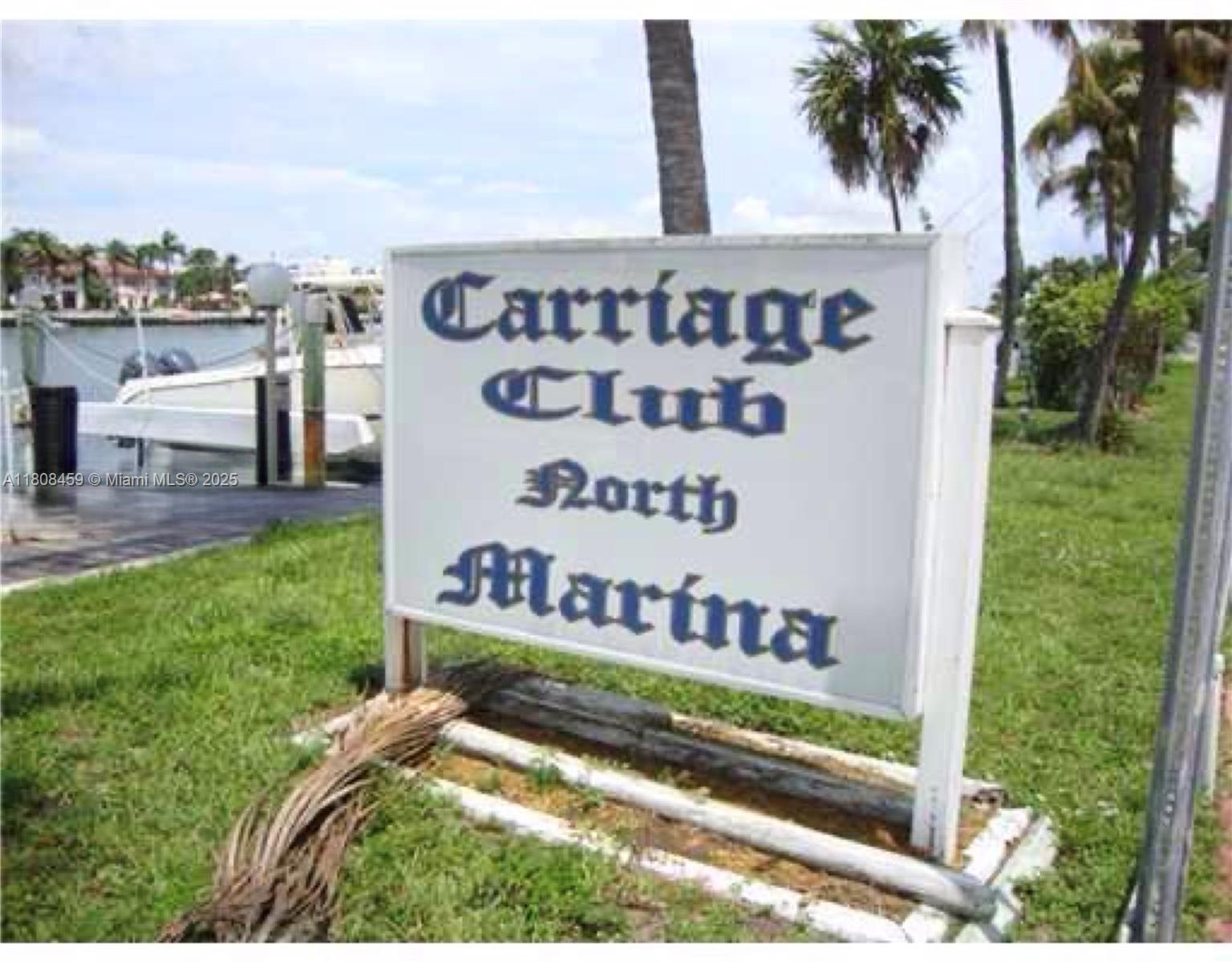 THE CARRIAGE CLUB NORTH C - фото