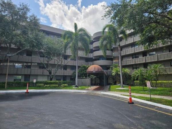 Colony Point 1 Condo