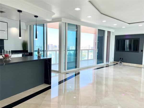 3370 HIDDEN BAY DR #2415, AVENTURA, FL 33180