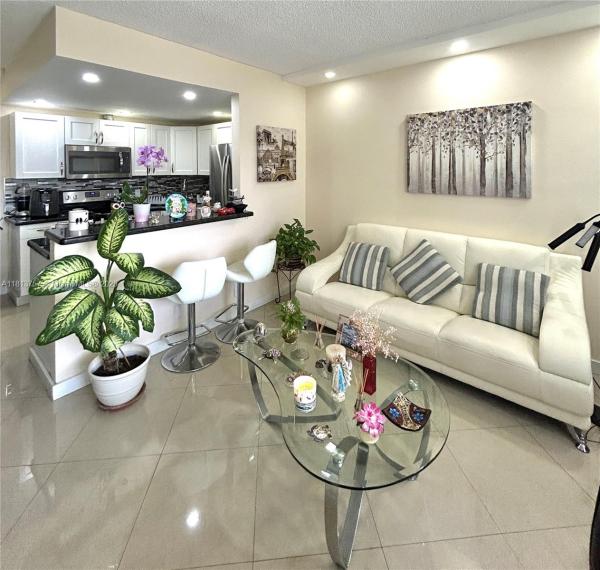 South Oceanside Apartment