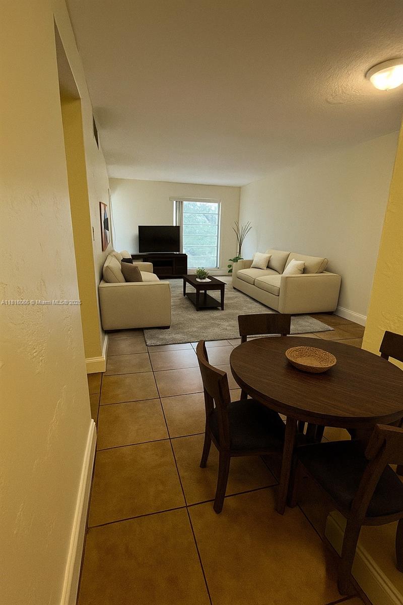 MADRID TOWERS CONDO - фото