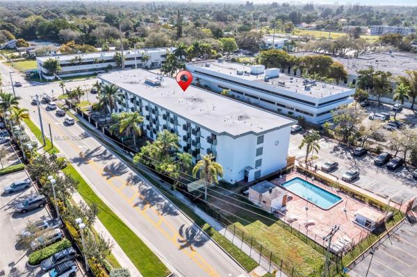 GOLDEN GATE CONDOMINIUMS