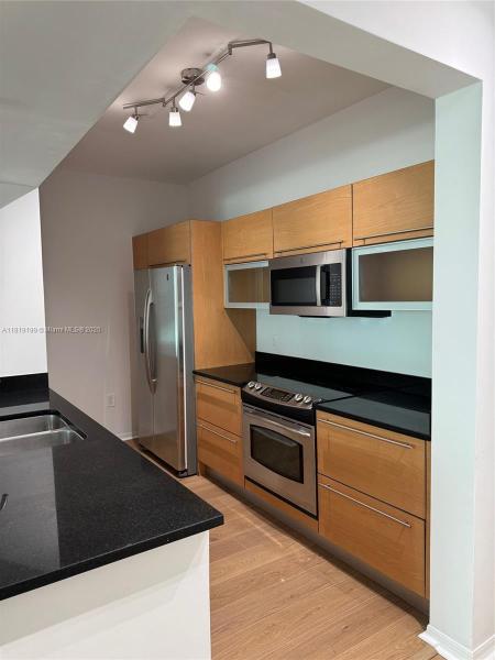 THE PLAZA 901 BRICKELL CO