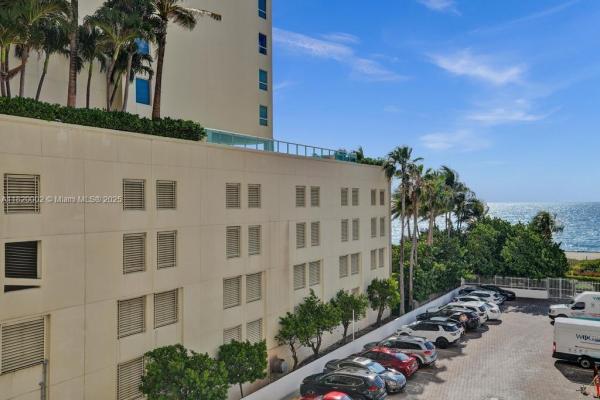 THE CARRIAGE CLUB NORTH