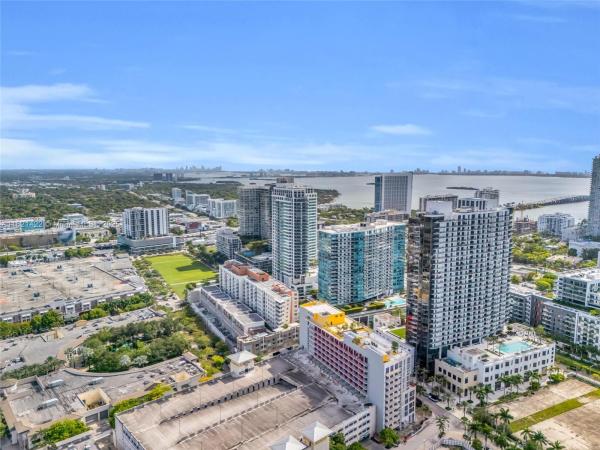 MIDBLOCK MIAMI CONDO