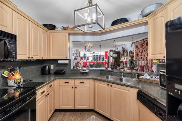 SUNRISE LAKES CONDOMINIUM