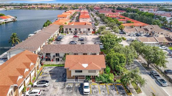 WEST VIEW LAKE TOWNHOMES