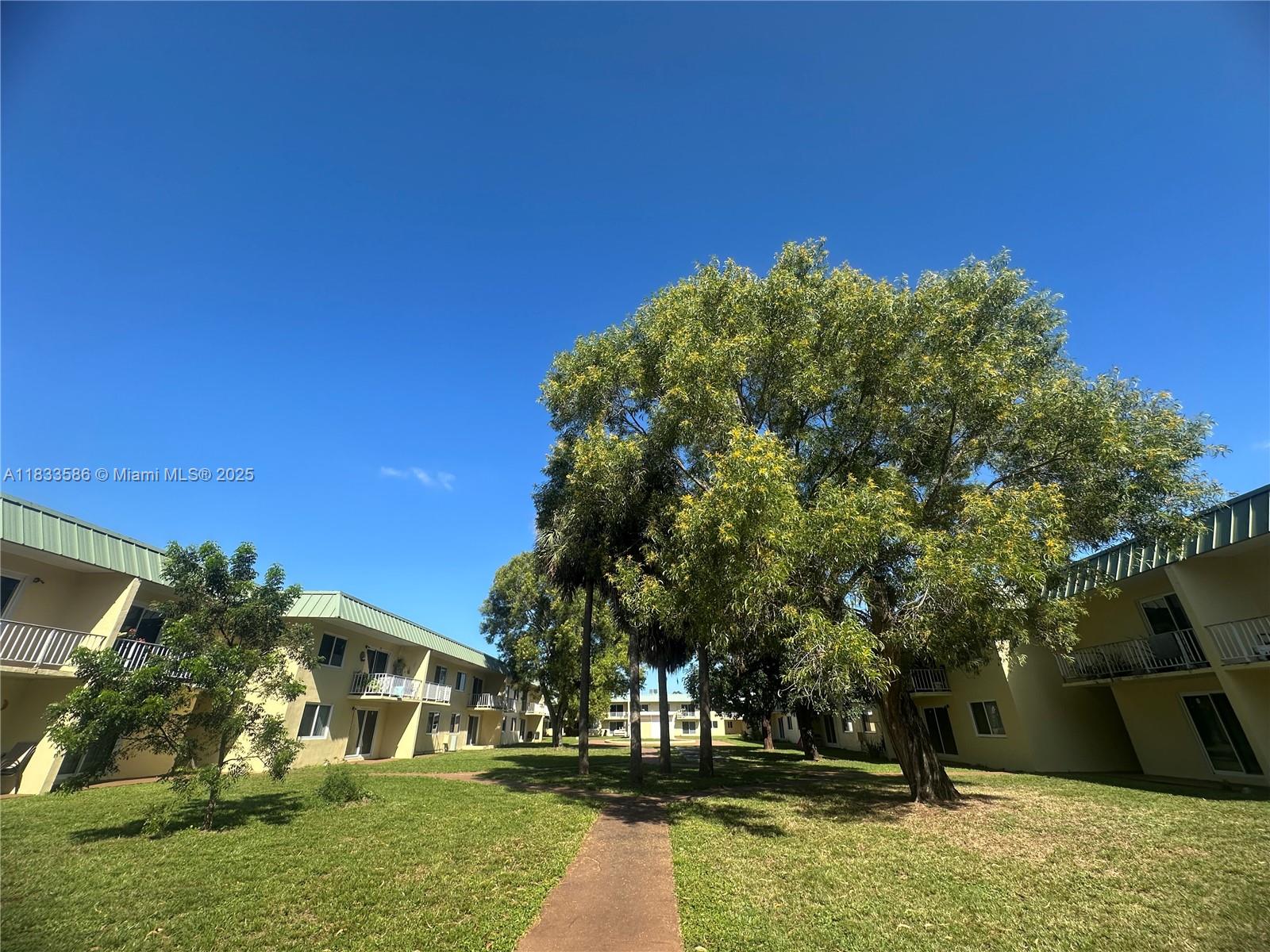 NEW WORLD CONDO - фото