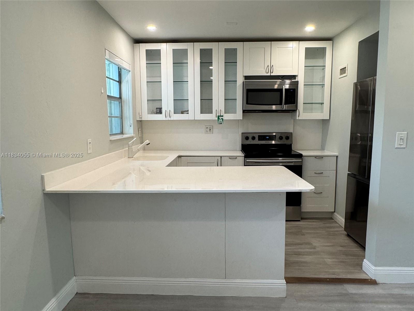 PATHWAYS CONDO - фото